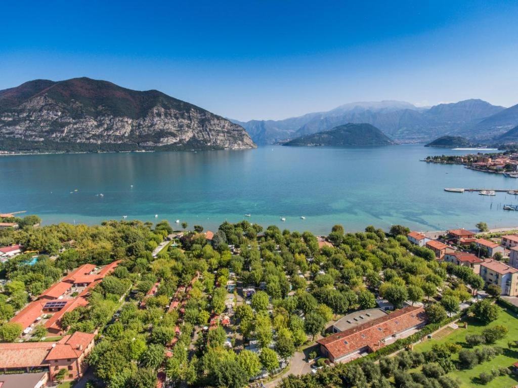 Estivo Premium Deluxe Mobile Homes On Camping Del Sole Village Iseo Ngoại thất bức ảnh