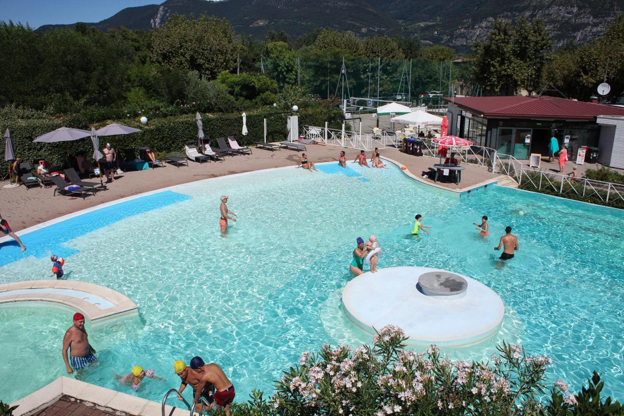 Estivo Premium Deluxe Mobile Homes On Camping Del Sole Village Iseo Ngoại thất bức ảnh