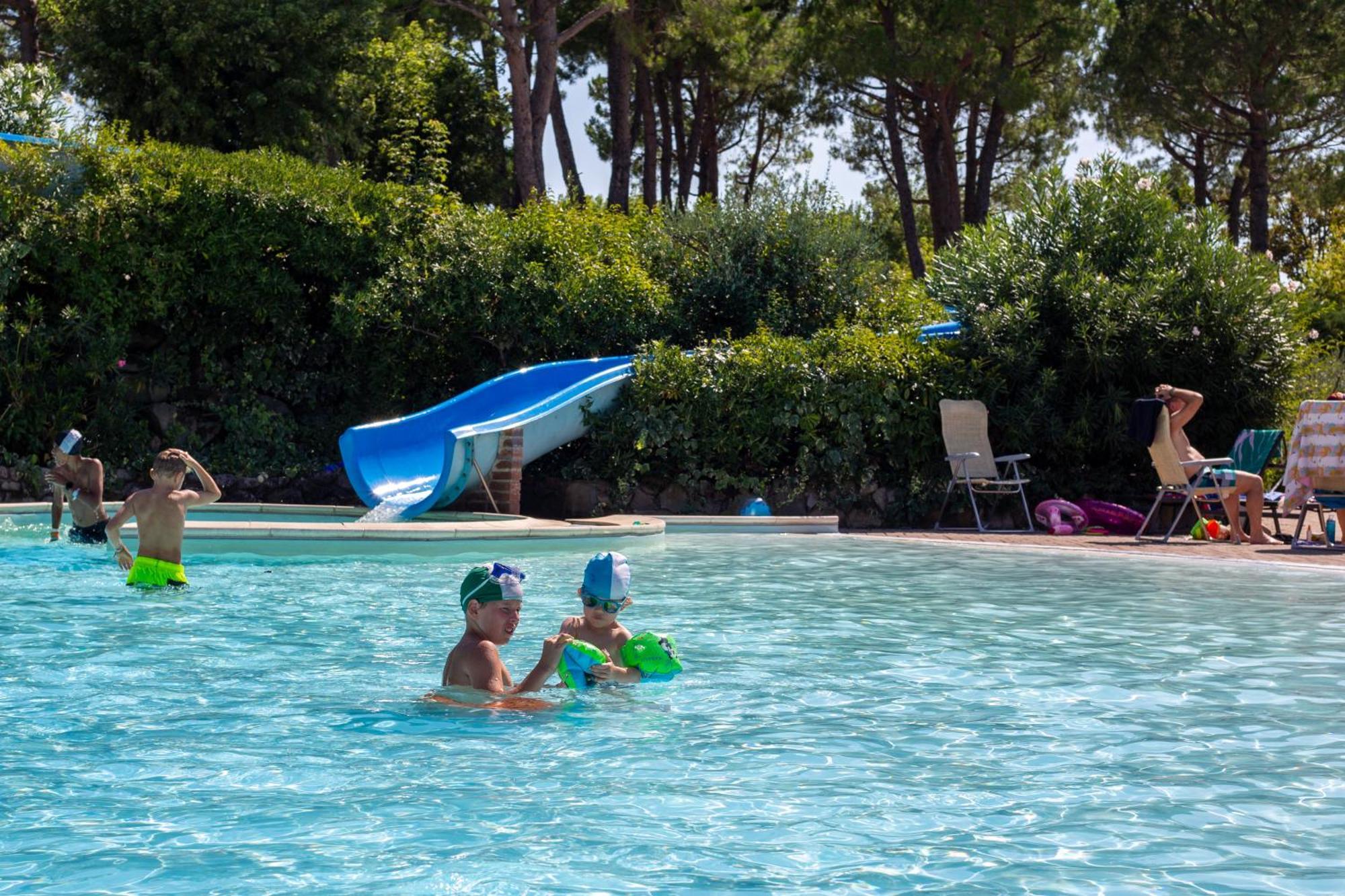 Estivo Premium Deluxe Mobile Homes On Camping Del Sole Village Iseo Ngoại thất bức ảnh